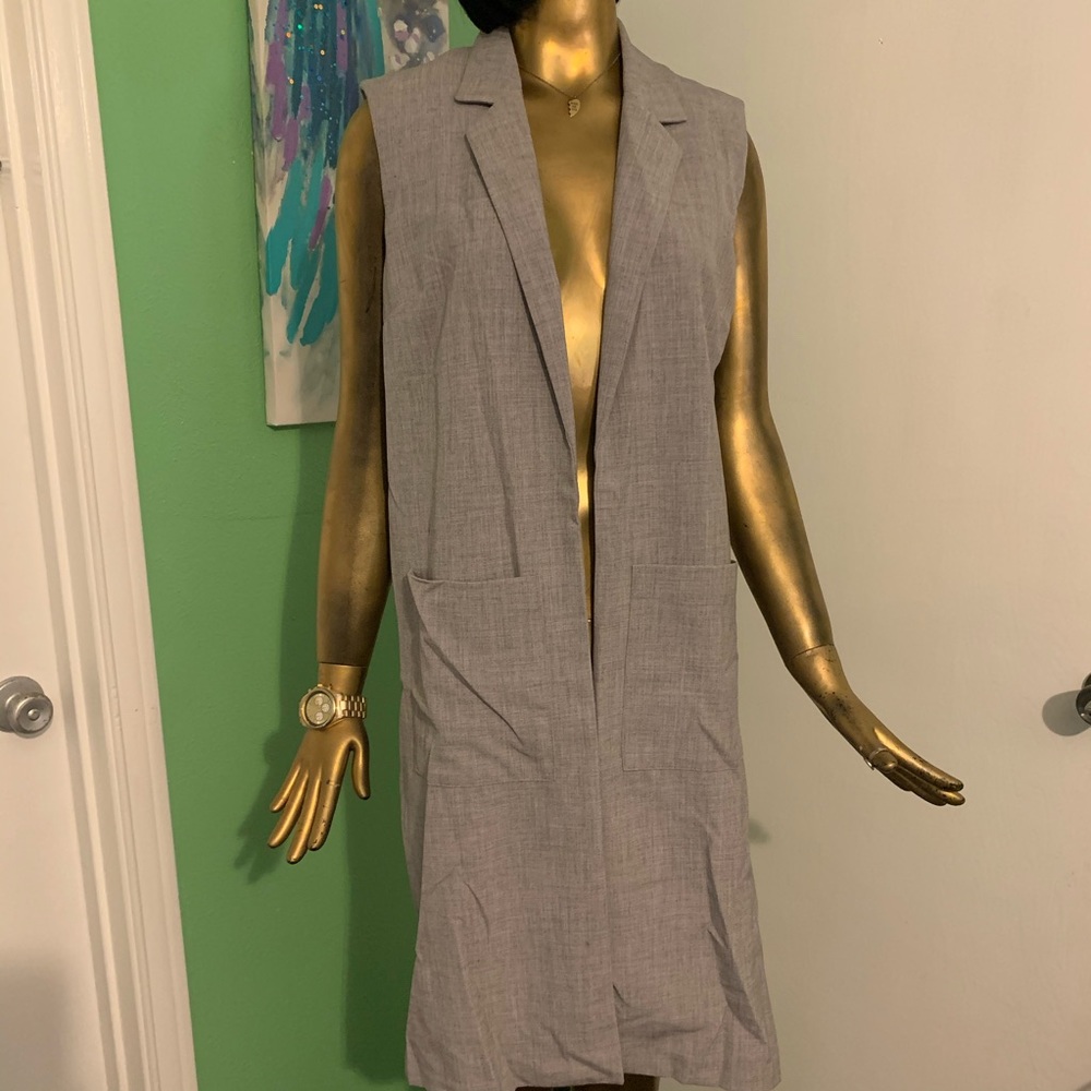 Sleeveless Long Blazer